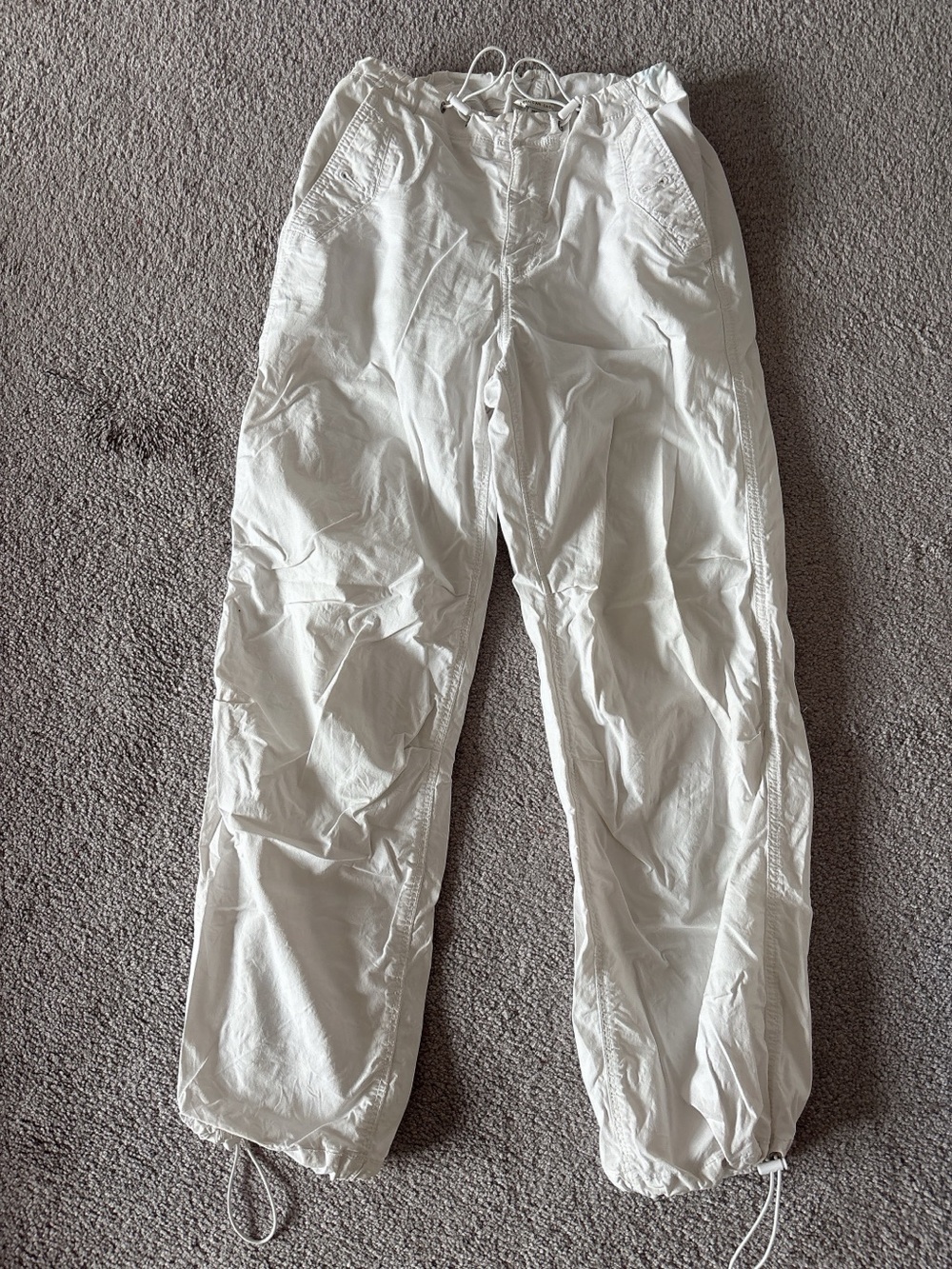 American eagle women‘s White Drawstring Cargo Pants